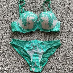 NWOT VS Bra and Panty Set